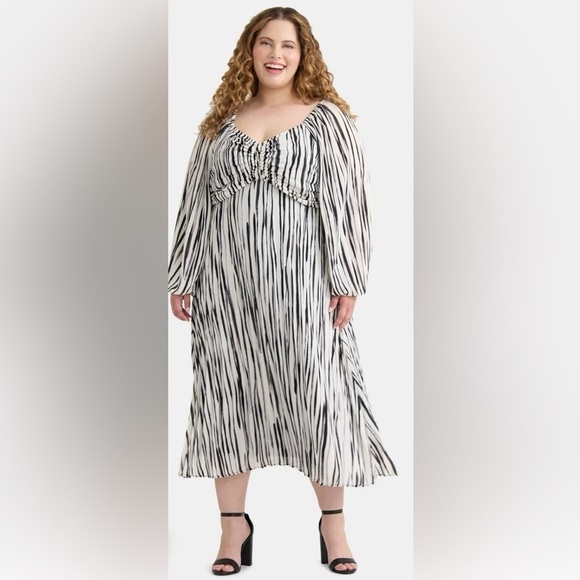 Dresses & Skirts - COPY - Women’s Plus Size Pleated Midi Dress With Sweetheart Neck